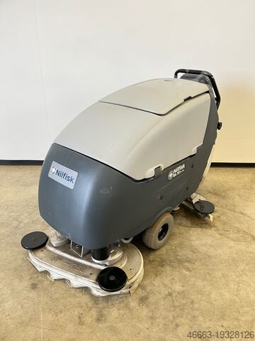 Scrubber-dryer machine Only 22 operating hours. Nilfisk BA751