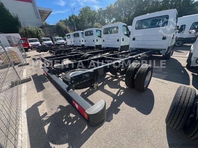 Transporter Fahrgestell IVECO Daily 50C18A8 CHASSIS AUTOM LED KLIMA RFK ACC