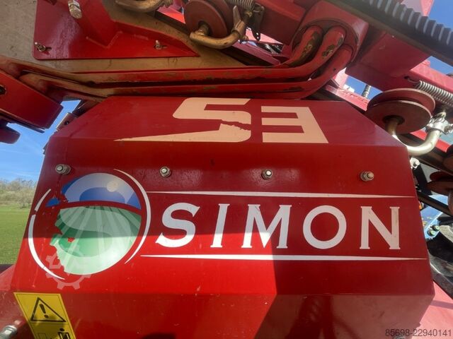 Simon S3B carrot harvester tractor-mounted, single-row with hopper SIMON S3B