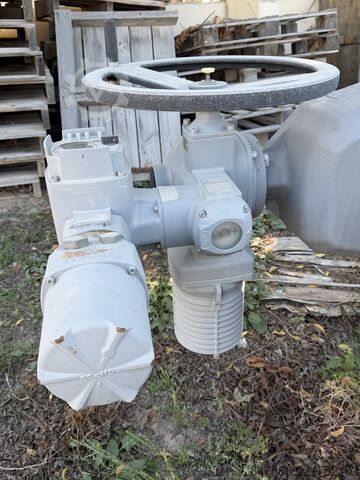 Valves for Oil Industry AUMA Actuators and JC Spain Gate Vales 10" to 42" Gate Valves with Actuators