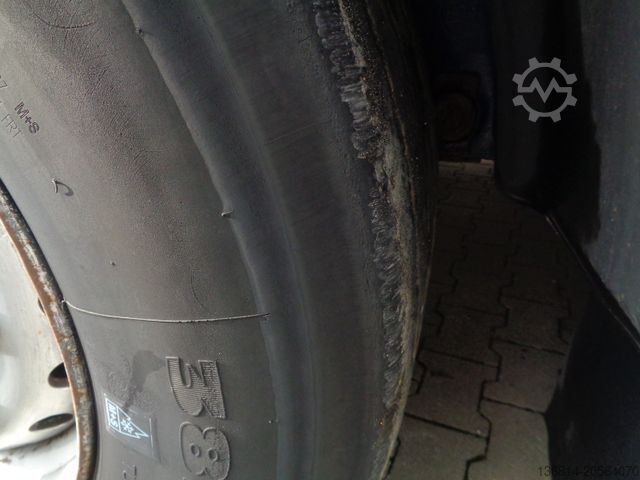 Auflieger mit Arbeitsbühne MEUSBURGER MPS-3 Rungentachen Containerverriegelungen