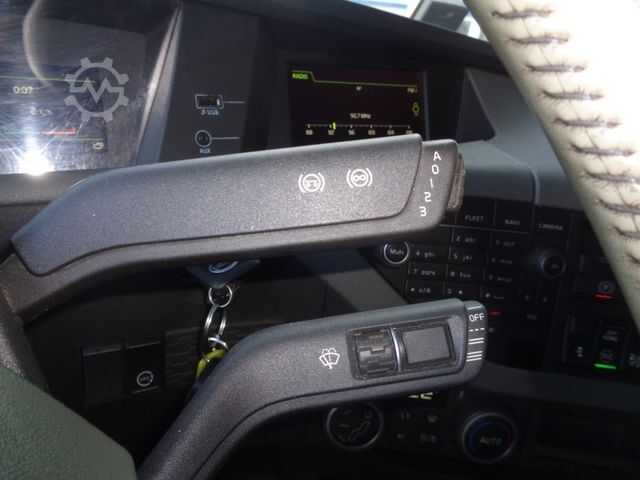 Volume tractor unit VOLVO FH460 LLS Low-Liner 2 x Tank