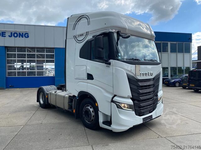 Standard tractor Iveco S-WAY 490 / Intarder / 2x Tank