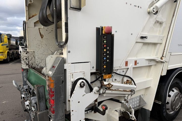 Müllwagen Scania P 380 DB6x2 Faun / Swiss-Vehicle