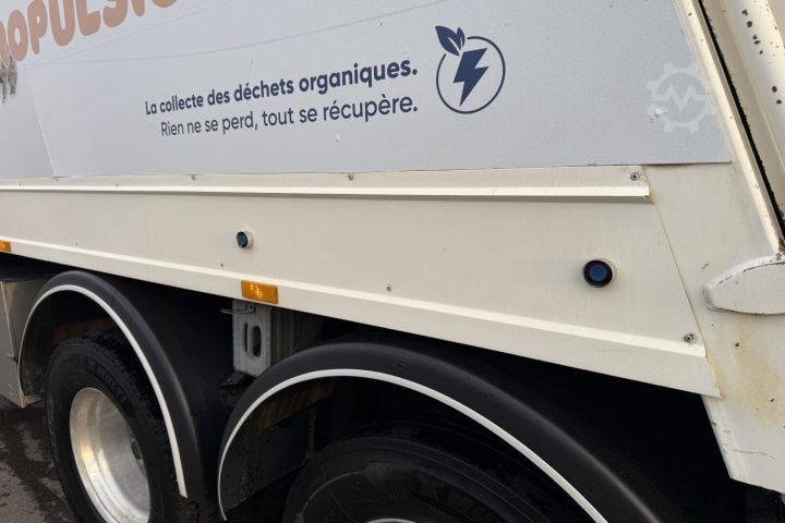 Müllwagen Scania P 380 DB6x2 Faun / Swiss-Vehicle