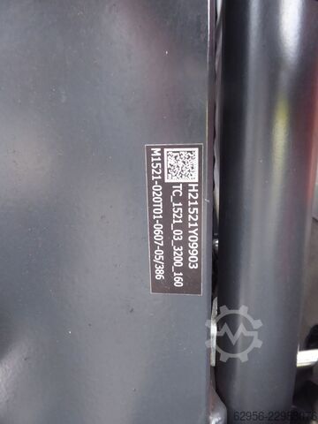 Electric 3-wheel forklift Linde E18-02
