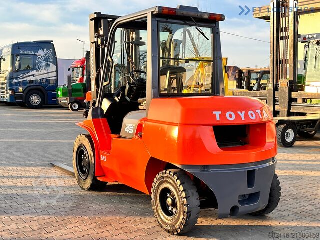 Forklift Toyota 42-4FD40 / DIESEL / 4500KG / DUPLEX / FO
