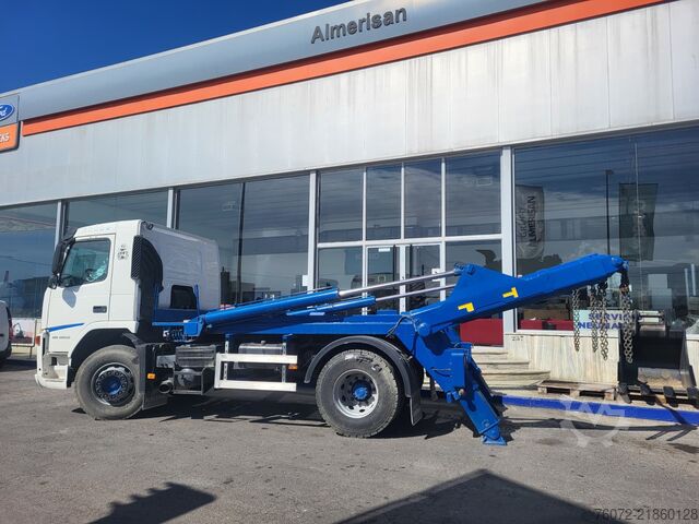 Container carrier truck Volvo FM D380