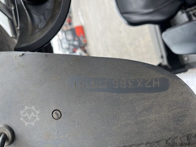 Electric 3-wheel forklift Linde E16-02