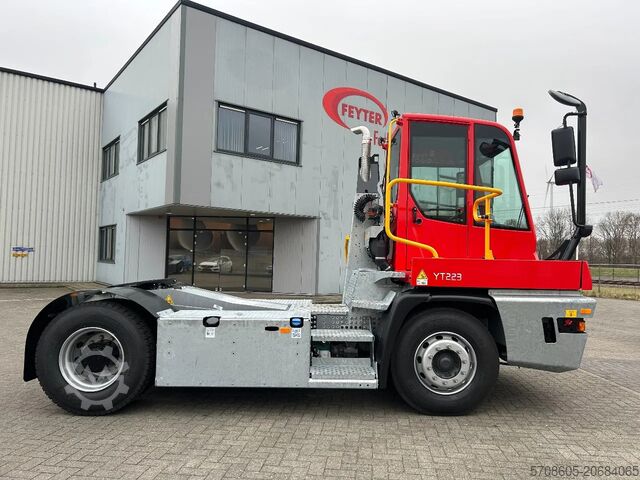 Terminal tractor Terberg YT 223 4x2 aangedreven terminal trekker