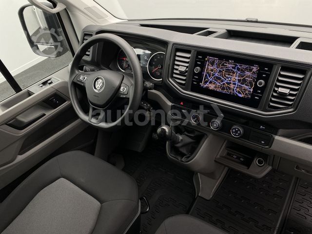 Box van VOLKSWAGEN Crafter 35 *AHK 3,5t* 1.HAND+KAMERA+NAVI (1421)