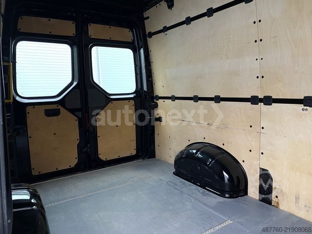 High top van VOLKSWAGEN Crafter 35 Aut. *AHK 3,0t* LED+ACC+Kamera (3930)