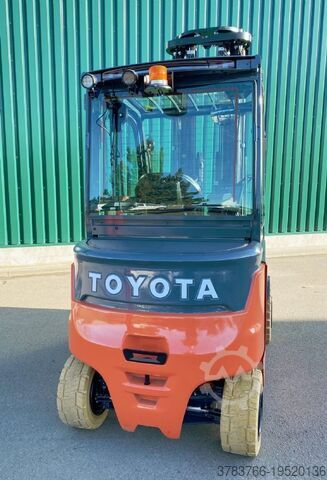 Electric 4-wheel forklift Toyota 9FBM35T