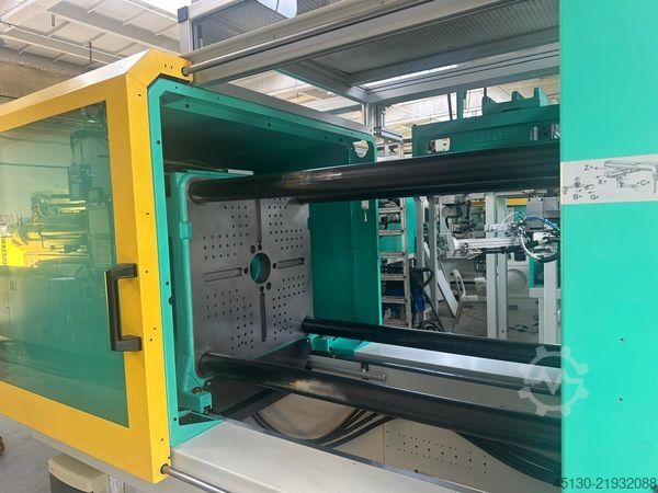 Injection molding machine Arburg 520H 1500-800 e²