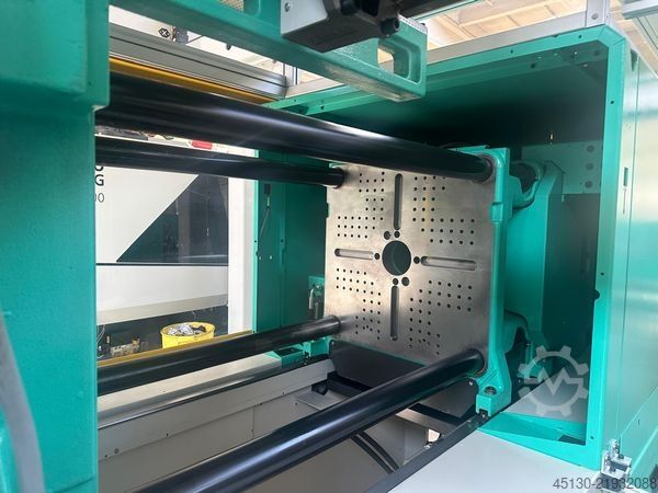 Injection molding machine Arburg 520H 1500-800 e²