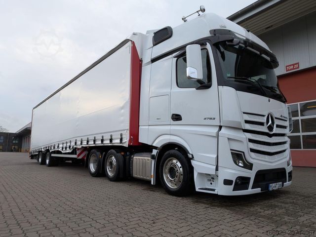 Tieflader-Sattelauflieger  Wiese Gabelstaplertransporter mit Rampe