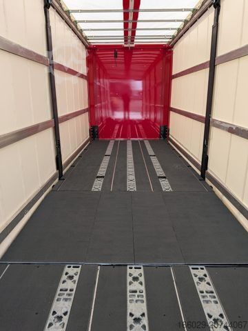 Tieflader-Sattelauflieger  Wiese Gabelstaplertransporter mit Rampe