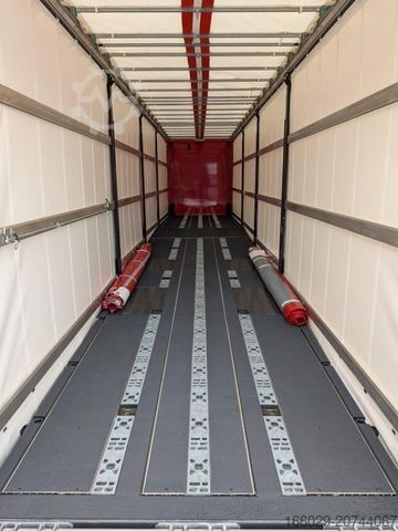 Tieflader-Sattelauflieger  Wiese Gabelstaplertransporter mit Rampe