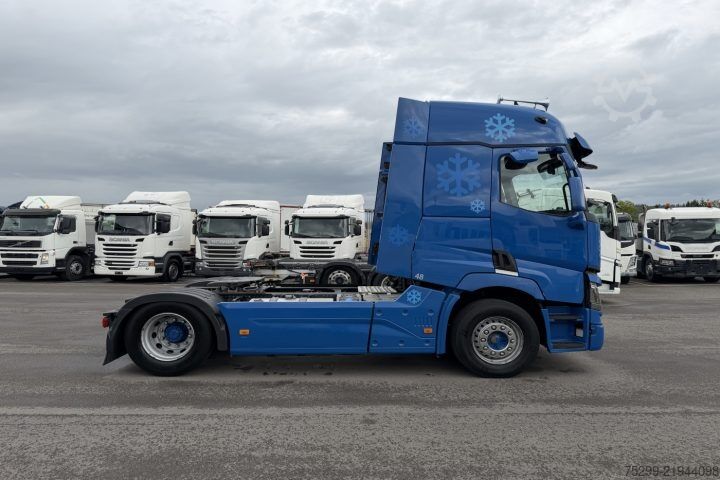 Standard tractor unit Renault T440 4x2 / Swiss-Vehicle