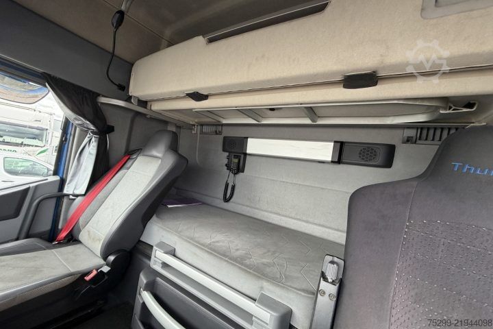 Standard tractor unit Renault T440 4x2 / Swiss-Vehicle