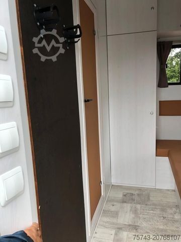 Livestock transporter IVECO M752 3-4 Pferde kl. Wohnung.