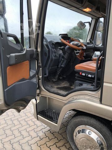 Livestock transporter IVECO M752 3-4 Pferde kl. Wohnung.