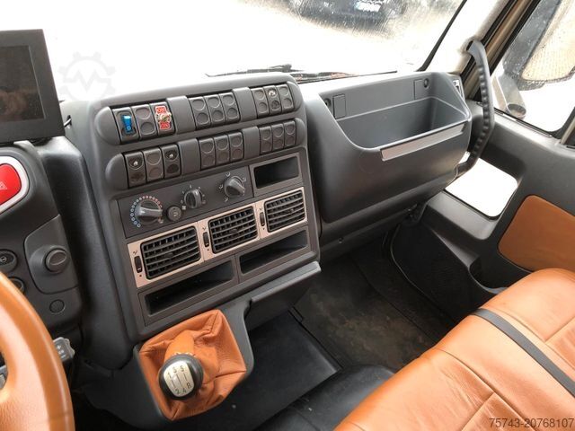 Livestock transporter IVECO M752 3-4 Pferde kl. Wohnung.