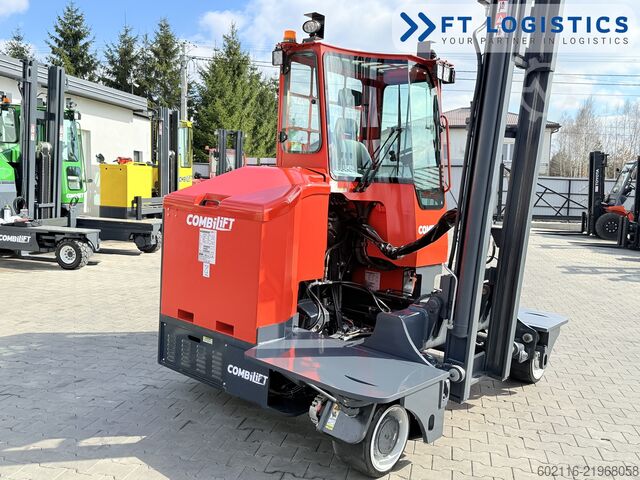 Vierwegestapler Combilift C3000ET TRIPLEX 5940 WIDE FORK POSITIONE