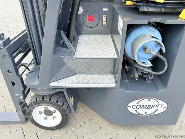 Vierwegestapler Combilift C3000CB GAS TRIPLEX 4900 POSITIONER TOP1