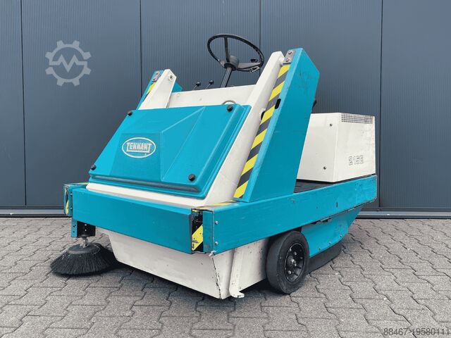 Sweeper Tennant 215 E