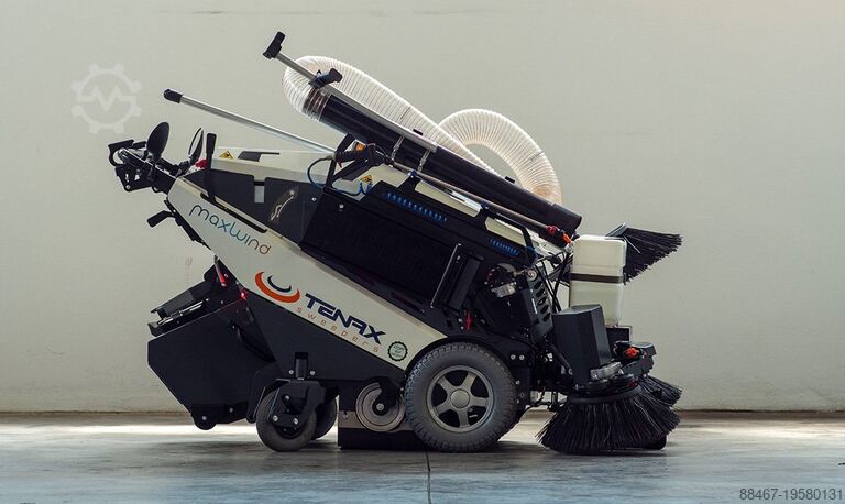 Street sweeper Tenax MaxWind