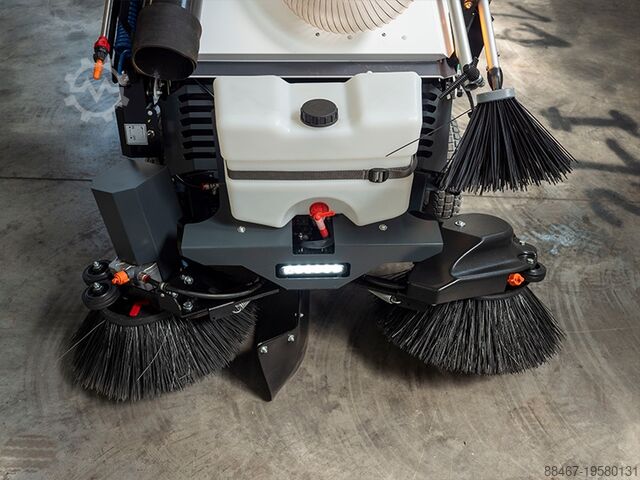 Street sweeper Tenax MaxWind