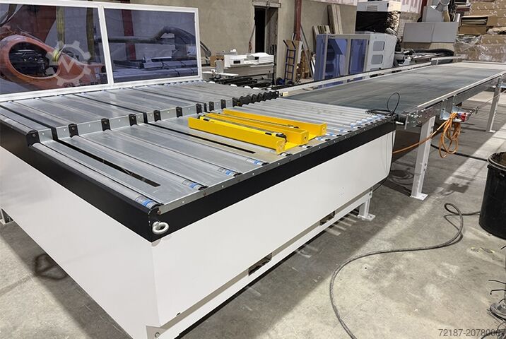 Bearbeitungszentrum mit Durchlauf Homag Loopteq O-200