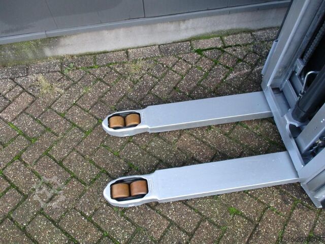 Hochhubwagen STILL EXV SF20