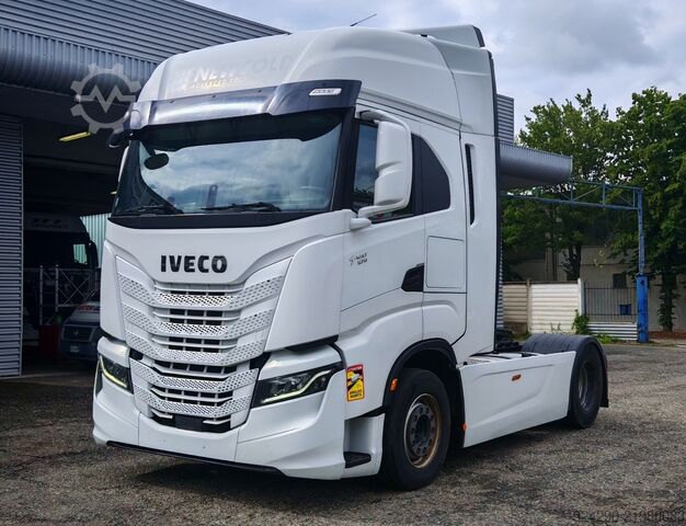 Standard tractor unit Iveco s-way 570