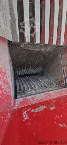 Mobile jaw crusher on tracks Red Rhino 7000 jaw crusher