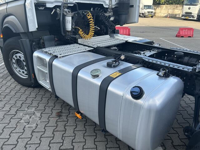 Mercedes-Benz Actros 1845 Gigaspace / Tacho V2 / 391 dkm / Blower & PTO / Night AC / APK TUV 05-27 Mercedes-Benz Actros 1845 Gigaspace / Tacho V2 / 391 dkm / Bl...