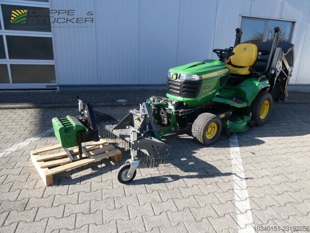 John Deere X950R mit Anbaugeräten John Deere X950R mit Anbaugeräten