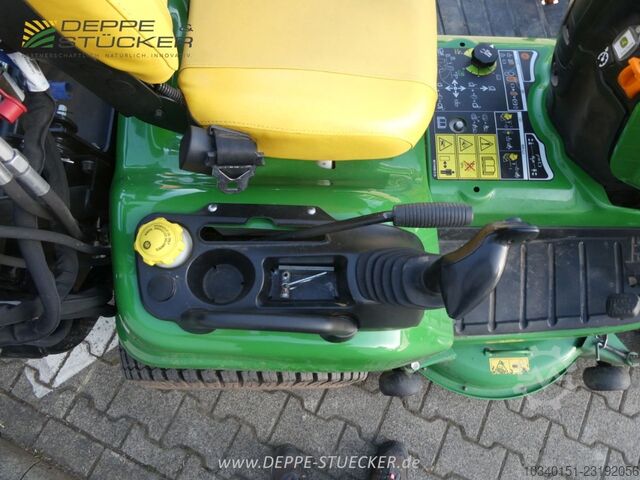 John Deere X950R mit Anbaugeräten John Deere X950R mit Anbaugeräten