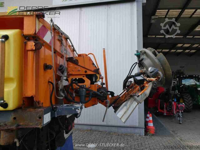 Mercedes-Benz Unimog U318 mit Schild+Streuer Mercedes-Benz Unimog U318 mit Schild+Streuer