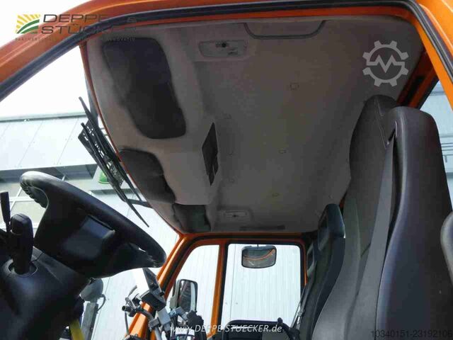 Mercedes-Benz Unimog U318 mit Schild+Streuer Mercedes-Benz Unimog U318 mit Schild+Streuer