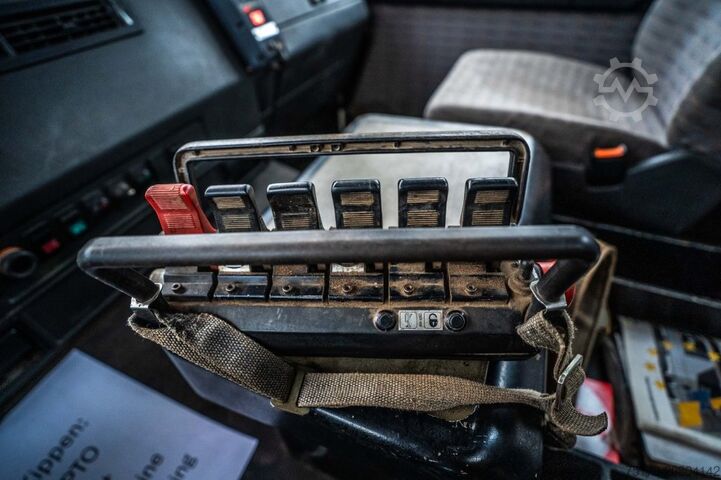 Kipper mit Kran MAN 33.422 DF + HIAB 220 C-5