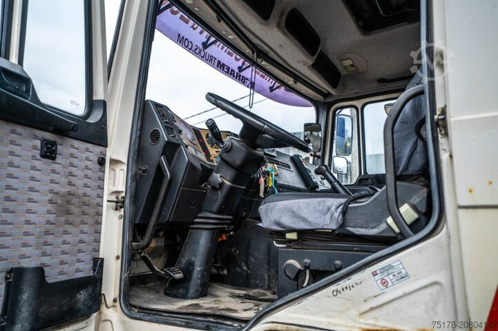 Kipper mit Kran MAN 33.422 DF + HIAB 220 C-5