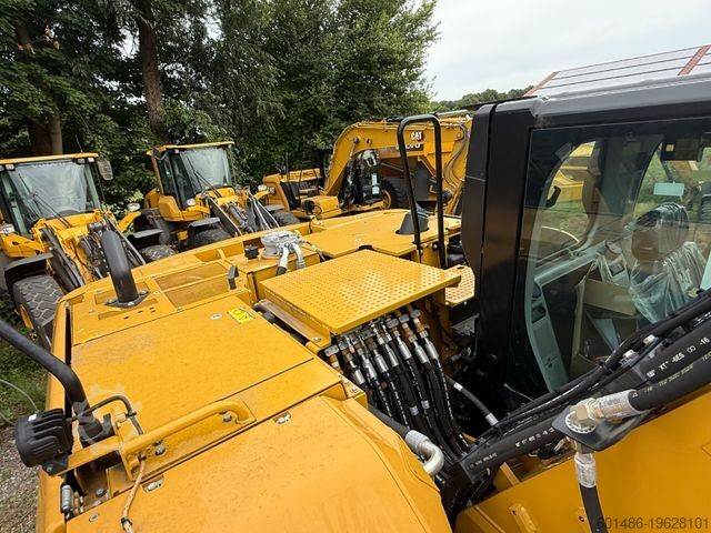 Mobilbagger CATERPILLAR M 314 NEU