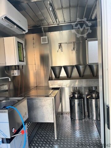 Mobiles Schlachthaus für Geflügel FAZA MOBILE SLAUGHTERHOUSE COMPACT MODEL M6