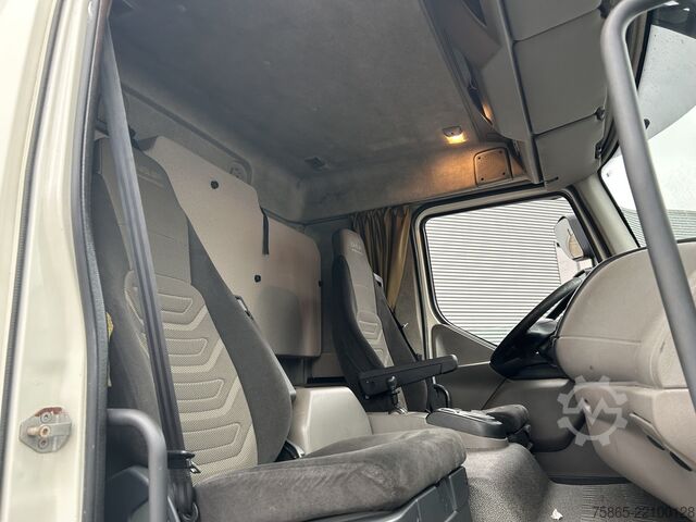 Koffer DAF FA LF 55 210 EEV / 14 Ton / Isolated Box / Load...