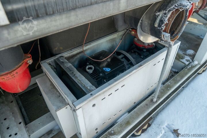 Chiller Used Aircooled chiller CLIMAVENETA FX FC NG SL T+ S 2702 642 KW 2013 yom