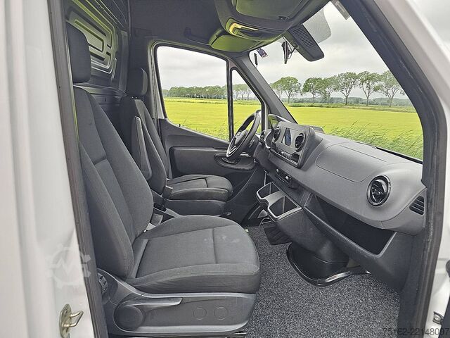 High-roof van MERCEDES-BENZ SPRINTER