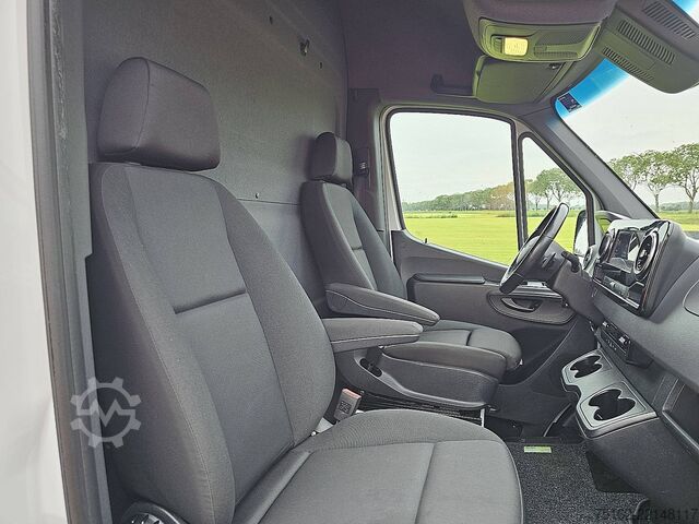 High-roof van MERCEDES-BENZ SPRINTER 317 L2H2 RWD Navi Euro6!