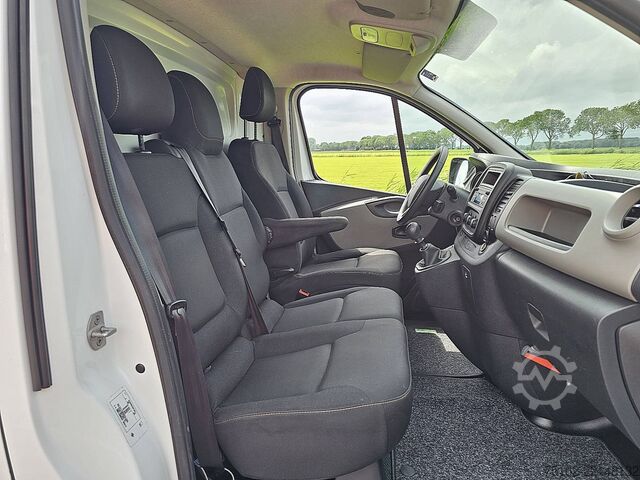 High-roof van NISSAN NV 300 L1H1 Euro6 NAP Airco